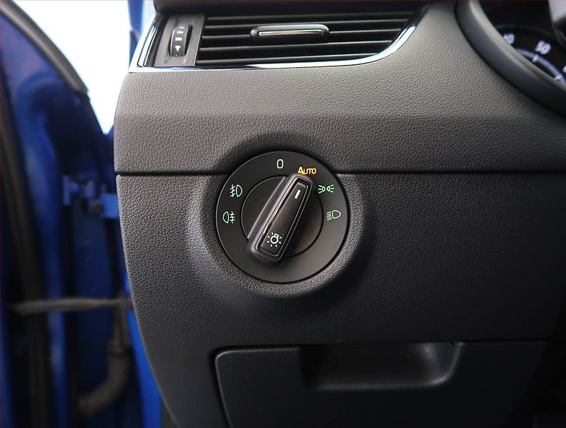 Škoda Octavia (2016) RS 2.0 TSI, Kůže, Bi-Xenony - fotka 23 z 25