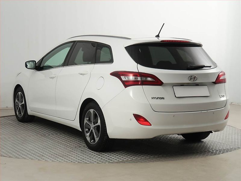 Hyundai i30 (2016) Style 1.6 GDI, Tempomat - fotka 4 z 16