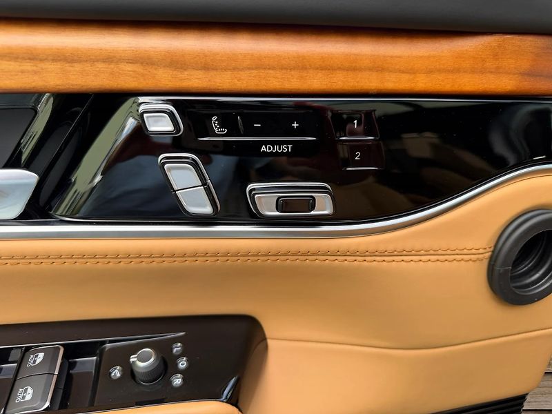 Jeep Grand Wagoneer (2022) + SERIES III + DPH + FULL + - fotka 24 z 36