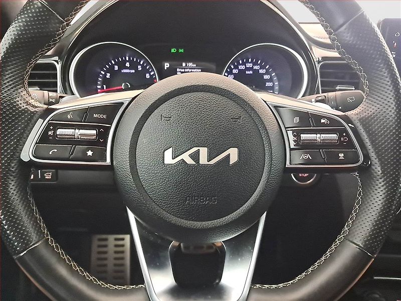 Kia Ceed (2023) GT Line 1.5 T-GDI - fotka 17 z 18