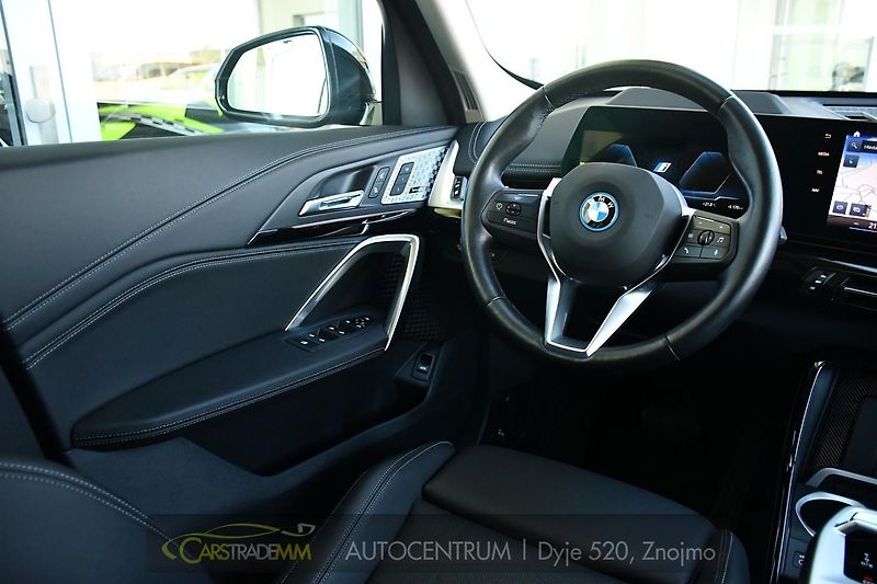 BMW iX1 xDrive30 X-LINE H/K HUD TAŽNÉ - fotka 22 z 54