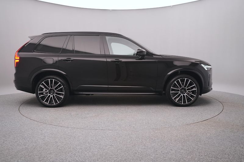 Volvo XC90 (2026) B5 AWD AUT BLACK EDITION ULTRA - fotka 13 z 27
