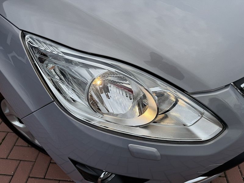 Ford C-MAX (2012) 1.6i Ti-VCT Klima Winter Paket - fotka 36 z 47