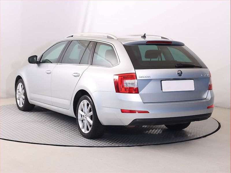 Škoda Octavia (2015) 1.4 TSI, Automat, Kůže, Navi - fotka 4 z 20