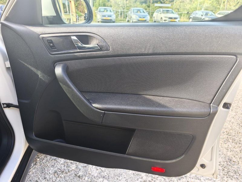 Škoda Yeti 2.0TDi KLIMA/1.MAJ/BEZ KOROZE - fotka 17 z 21