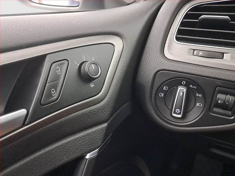 Volkswagen Golf (2014) 1.6 TDI, Serv.kniha, Tempomat - fotka 16 z 18