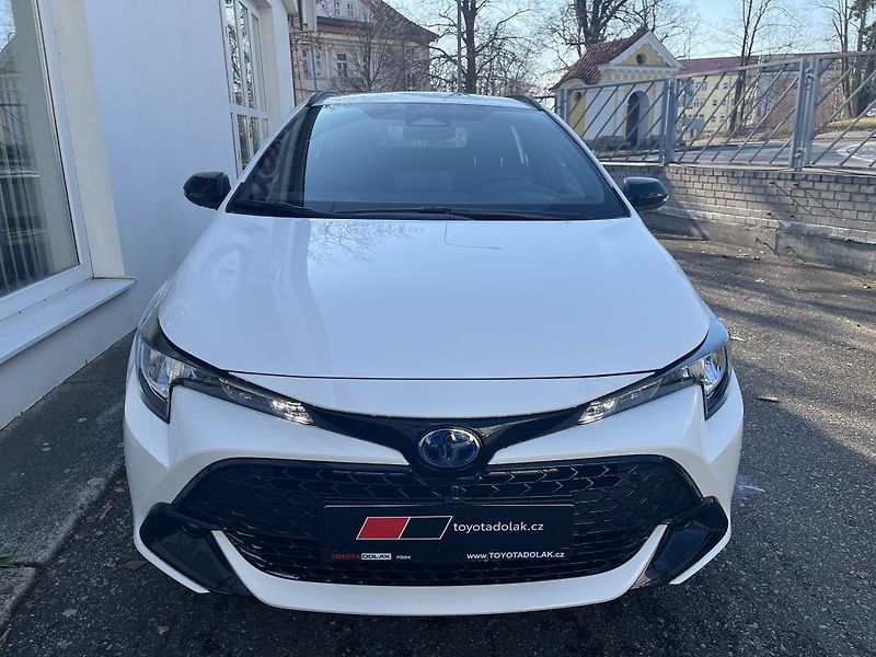 Toyota Corolla 1.8 hybrid Comfort - fotka 2 z 26