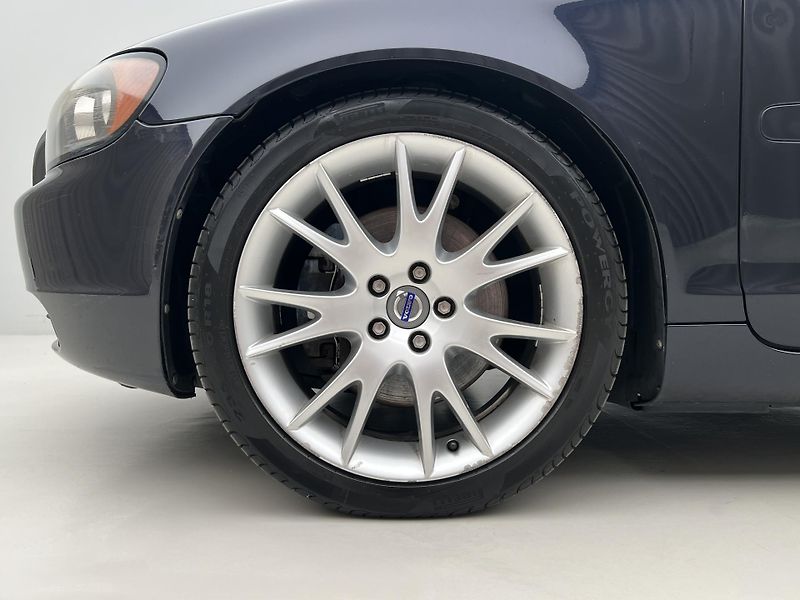 Volvo C70 MOMENTUM - fotka 14 z 33