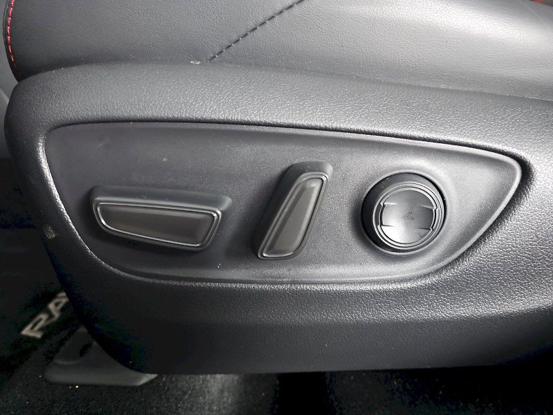 Toyota RAV4 (2024) 2.5PHEV 306k 4X4 SELECTION - fotka 24 z 26