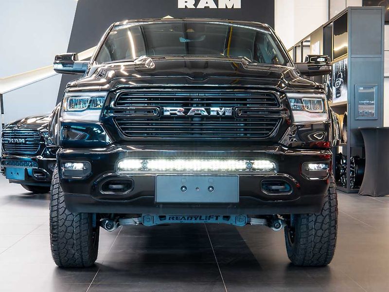 Dodge RAM (2025) 5.7 V8 Laramie Sport 6 LIFT - fotka 10 z 42
