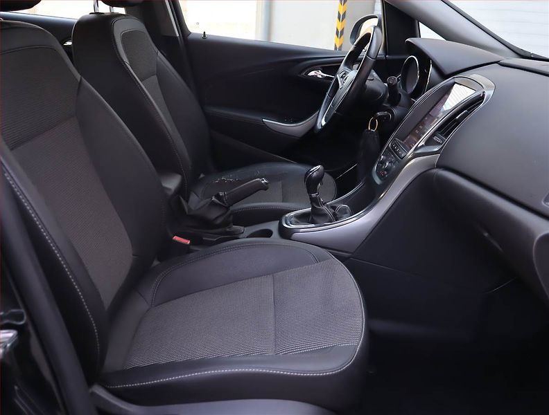 Opel Astra (2012) 1.4 T, Serv.kniha, Navi - fotka 9 z 19
