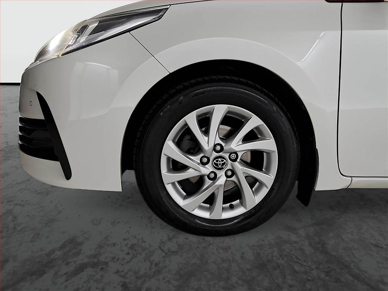 Toyota Corolla (2018) 1.6 Valvematic, Automat - fotka 15 z 17