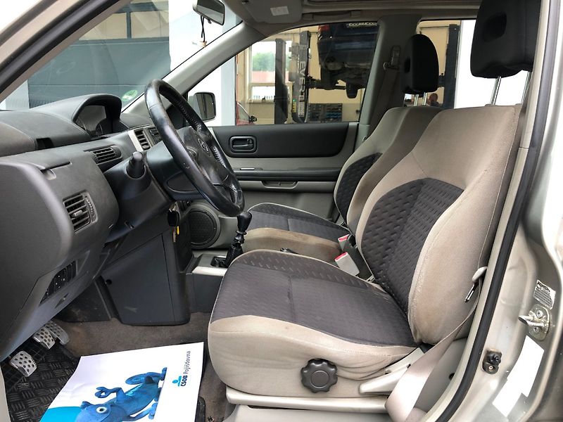 Nissan X-Trail (2005) 2.2 DCi 4x4 - fotka 9 z 24