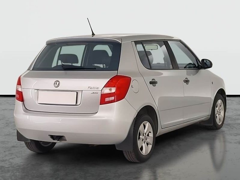 Škoda Fabia (2011) 1.4 16V - fotka 5 z 16