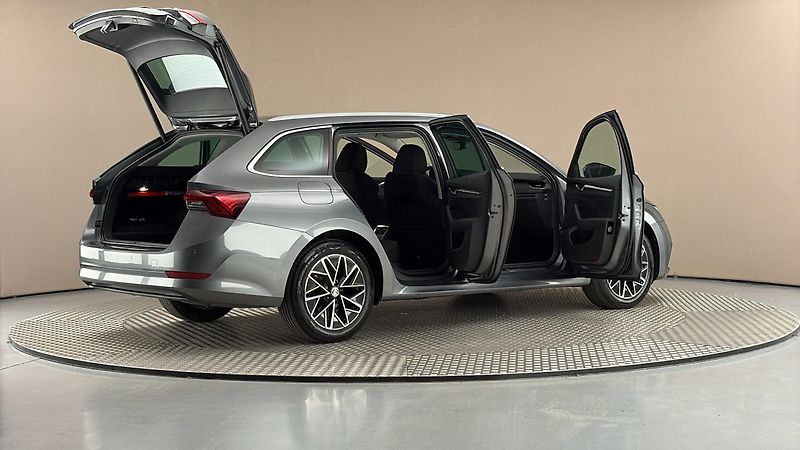 Škoda Octavia 1.5 TSI E-Tec DSG Style Combi - fotka 6 z 28