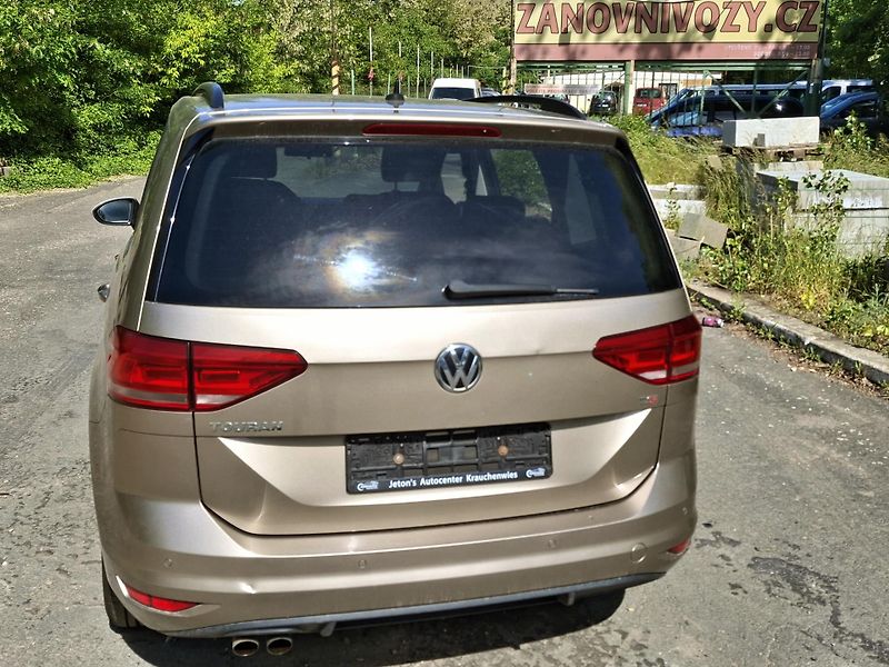 Volkswagen Touran 1.4TSI 7míst servisní historie - fotka 7 z 50