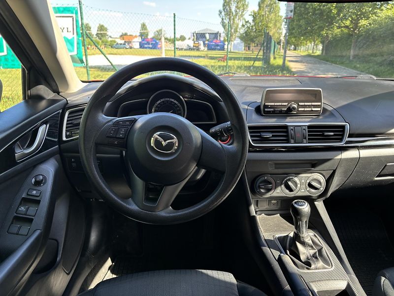 Mazda 3 1.5 Prime-Line - fotka 21 z 28