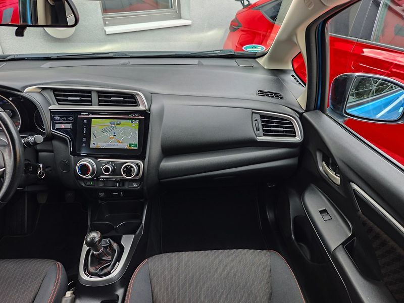 Honda Jazz (2018) 1.5 i-VTEC Dynamic Kamera 96kW - fotka 19 z 44
