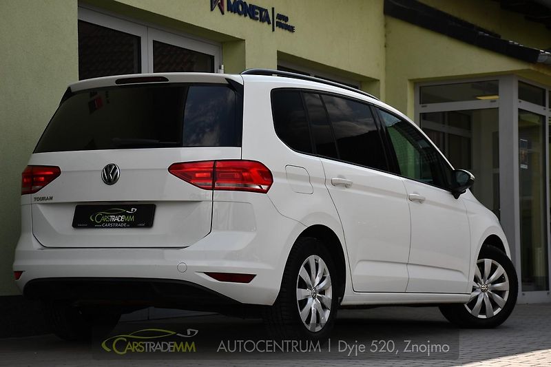 Volkswagen Touran 1.6TDi DSG  - fotka 5 z 48