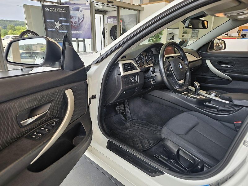 BMW Řada 4 420d xDrive - fotka 10 z 22