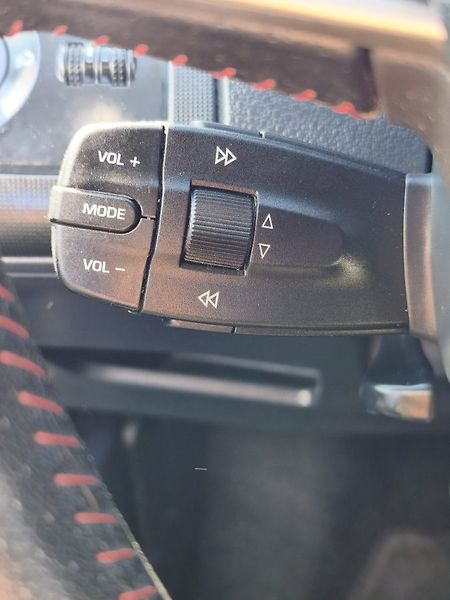 Seat Ibiza (2015) - fotka 22 z 25