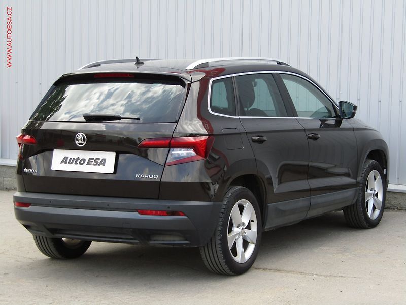 Škoda Karoq (2019) 1.6 TDi, 2.maj,ČR, Style - fotka 4 z 21