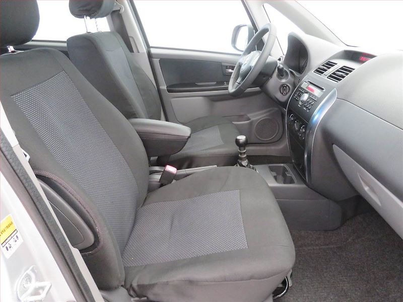 Suzuki SX4 (2007) 1.9 DDiS, 4X4, Serv.kniha - fotka 9 z 16