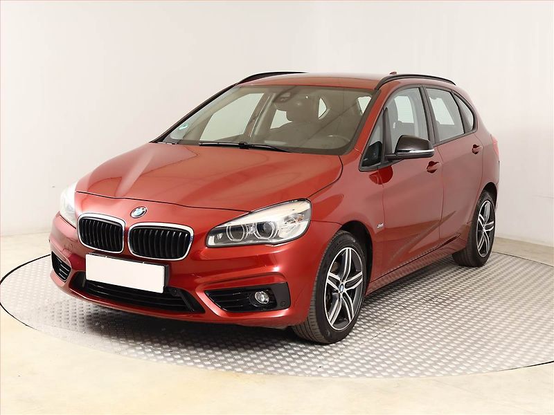BMW Řada 2 (2019) 216d Active Tourer, Automat - fotka 2 z 18