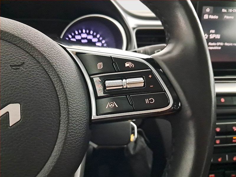 Kia Ceed (2023) 1.5 T-GDI, Serv.kniha - fotka 17 z 18