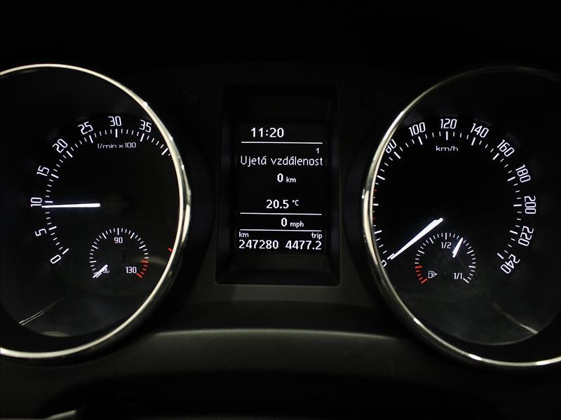 Škoda Yeti 2,0 TDi 81kW MT STK 2028 - fotka 21 z 21