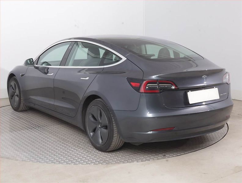 Tesla Model 3 (2019) Long Range 4WD 82kWh, SoH 86% - fotka 4 z 22