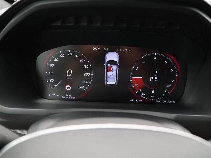 Volvo XC90 2.0 B6 220kW R-Design CZ Aut. - fotka 18 z 36