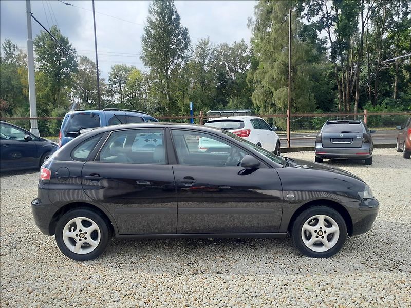 Seat Ibiza 1,4i16V - fotka 8 z 40