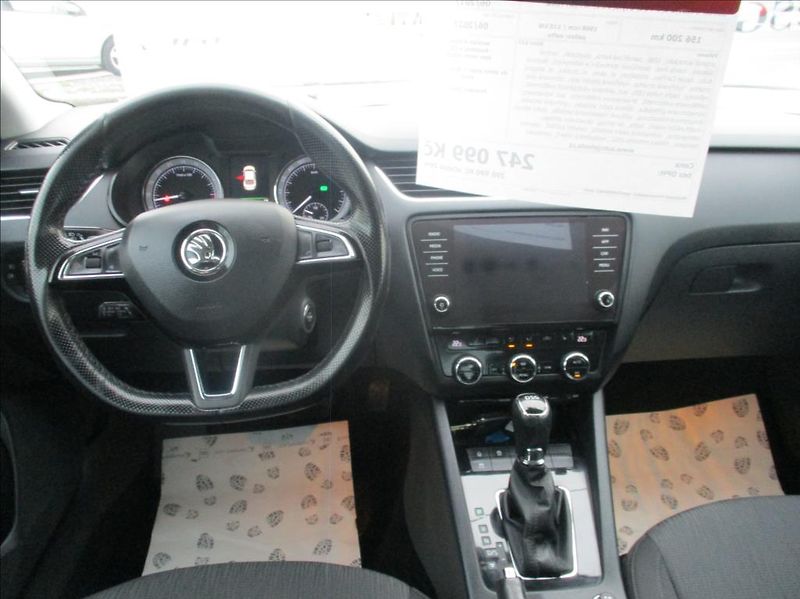 Škoda Octavia 2,0 TDI, Style,DSG,ZAMLUVENO, - fotka 17 z 47