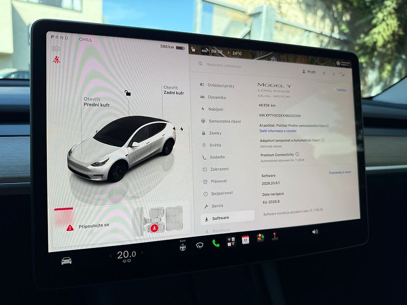 Tesla Model Y Long Range AWD - fotka 24 z 39