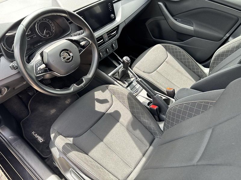 Škoda Kamiq (2022) 1.0 TSI Ambition - fotka 6 z 27