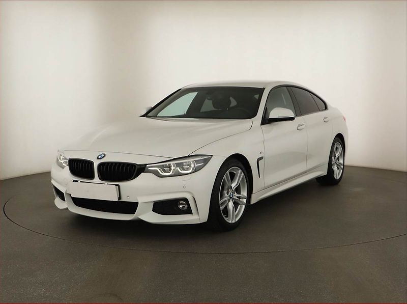 BMW Řada 4 (2020) M Paket 420i - fotka 2 z 20