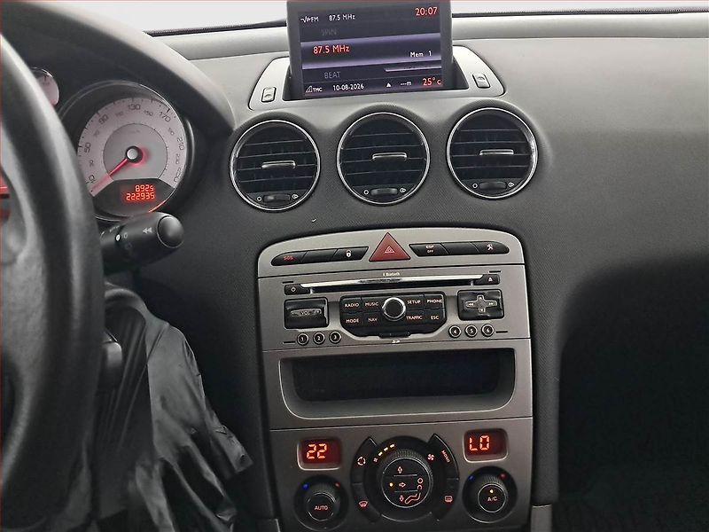 Peugeot 308 (2011) 1.6 HDi, 7 míst, Eko.zaplacen - fotka 12 z 17