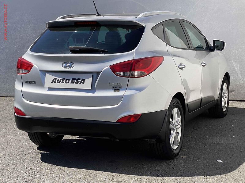 Hyundai ix35 (2012) 1.7 CRDi, ČR, AC, panor - fotka 4 z 18