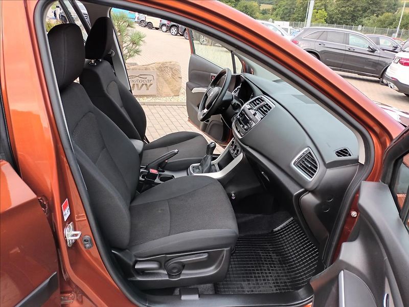 Suzuki SX4 S-Cross 1,0 BJet,82KW,ČR,TAŽNÉ, - fotka 22 z 36