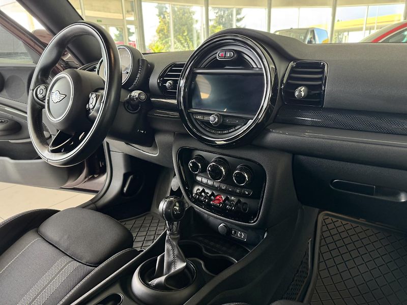 Mini Clubman S ALL4*141kW*LED*Navi*KeyLess - fotka 14 z 33