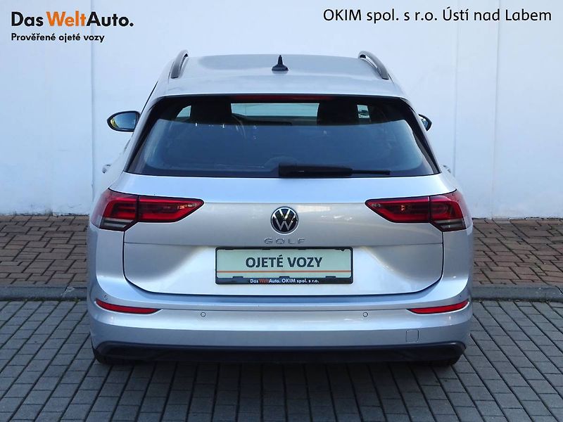 Volkswagen Golf (2022) 2,0TDi /110 kW DSG Life - fotka 13 z 27