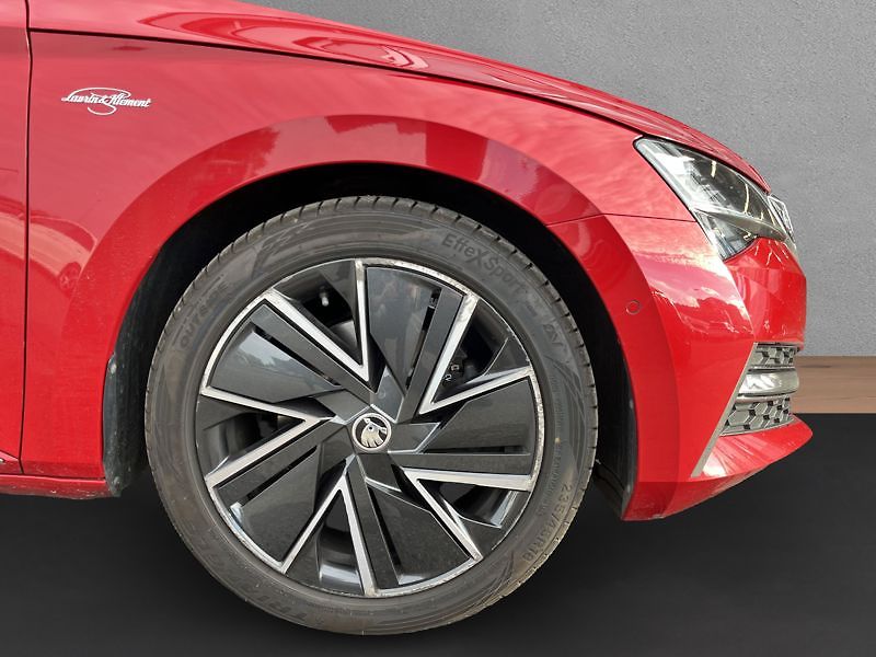 Škoda Superb 2.0 TSI 140kW L&K Combi DSG - fotka 9 z 18