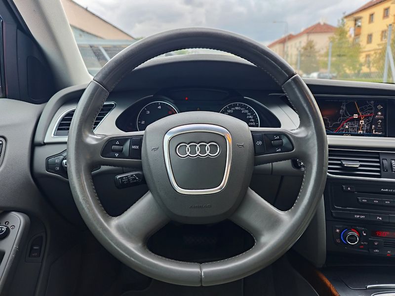 Audi A4 (2008) Avant 2.0 TDi Automat - fotka 17 z 37