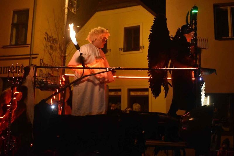 Krampusové a ďábelská vozidla