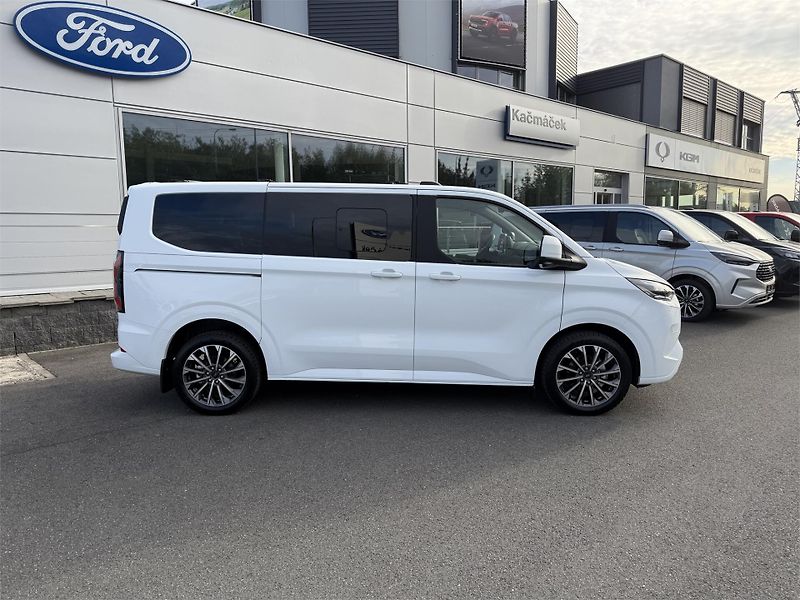 Ford Tourneo Custom (2026) Titanium X L1, Tourneo, 2.5 Du - fotka 2 z 21
