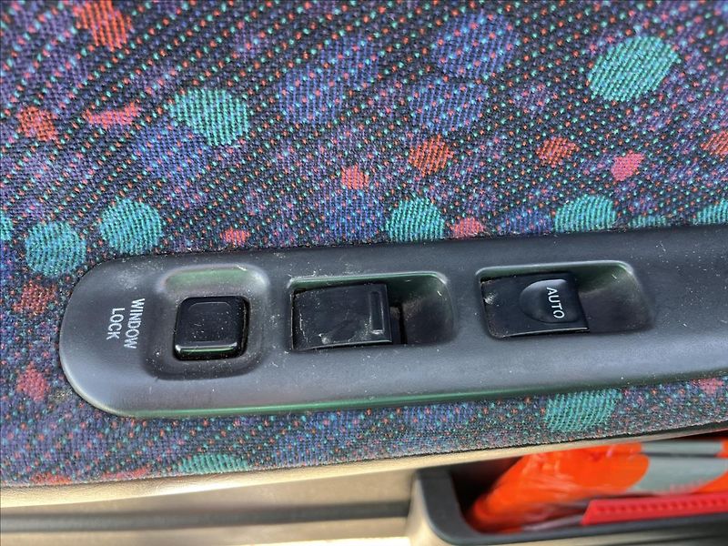 Suzuki Swift 1,0 i AUTOMAT EKO ZAPLACENO - fotka 20 z 25