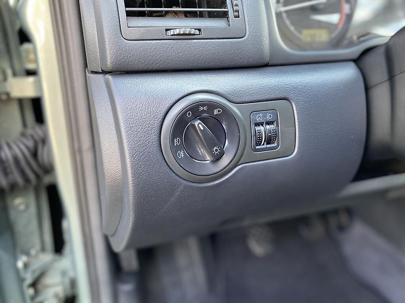 Škoda Octavia 1,9 SDI 50 kW Ambiente - fotka 12 z 22