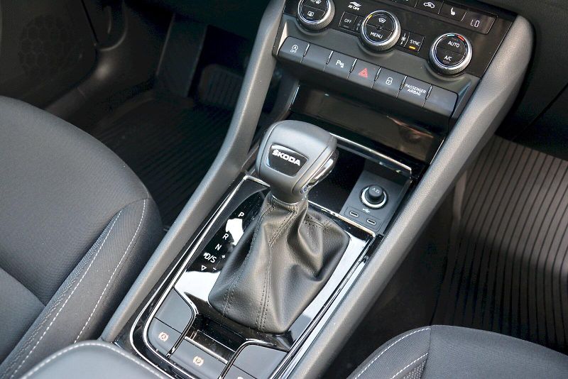 Škoda Karoq (2024) 1.5 TSI 110 kW Ambition PLUS D - fotka 25 z 26