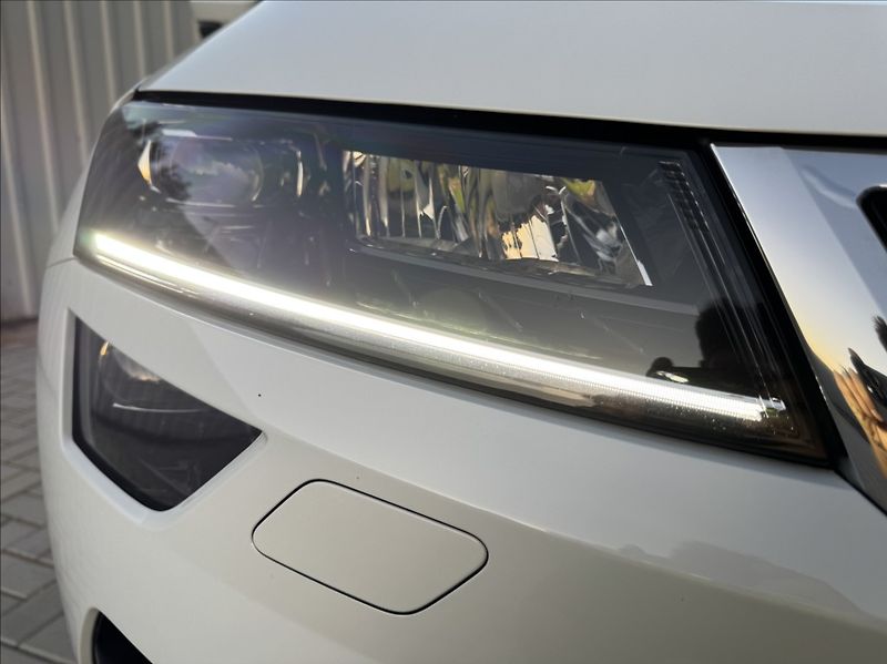 Škoda Karoq 1,5 TSI STYLE DPH 1maj původČR - fotka 8 z 50